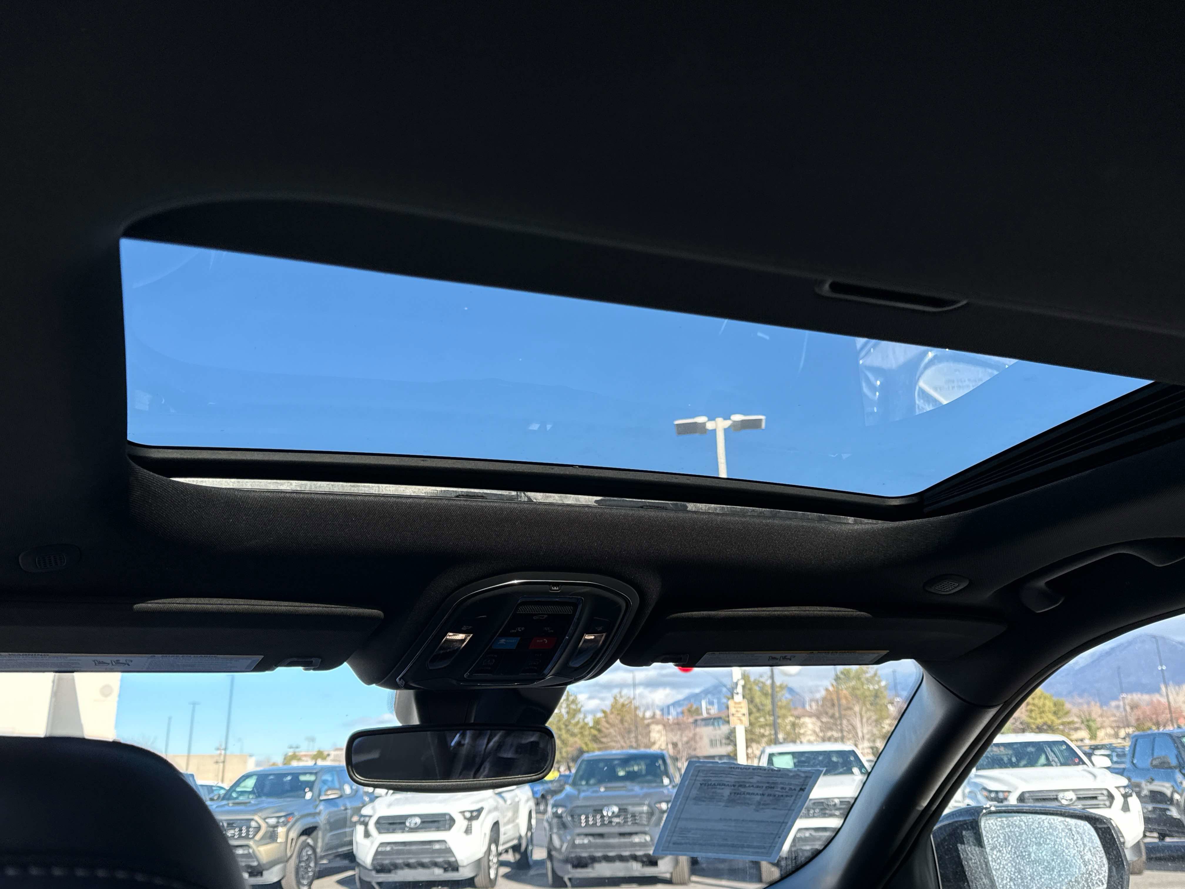 Used 2024 Jeep Grand Cherokee Altitude image 16