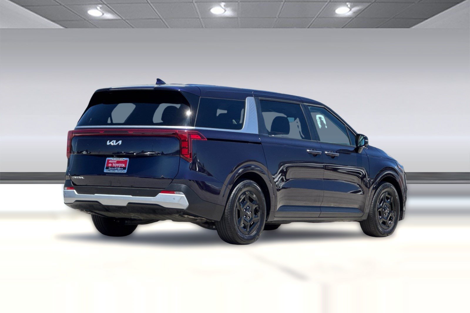 Used 2026 Kia Carnival FWD image 9
