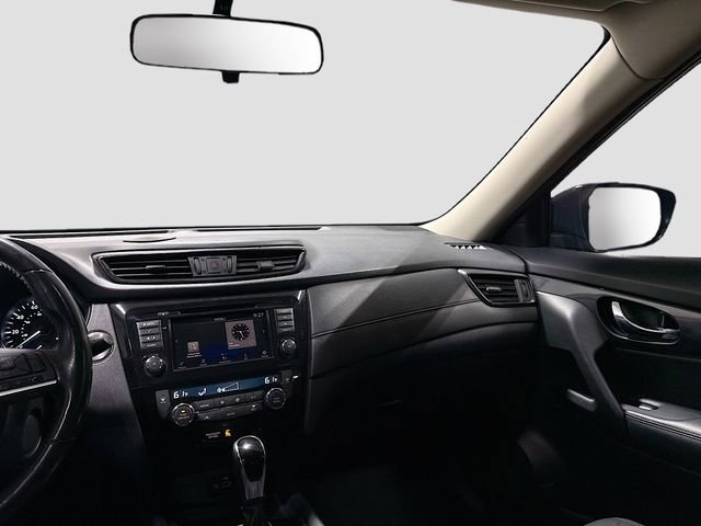 Used 2018 Nissan Rogue SV image 23