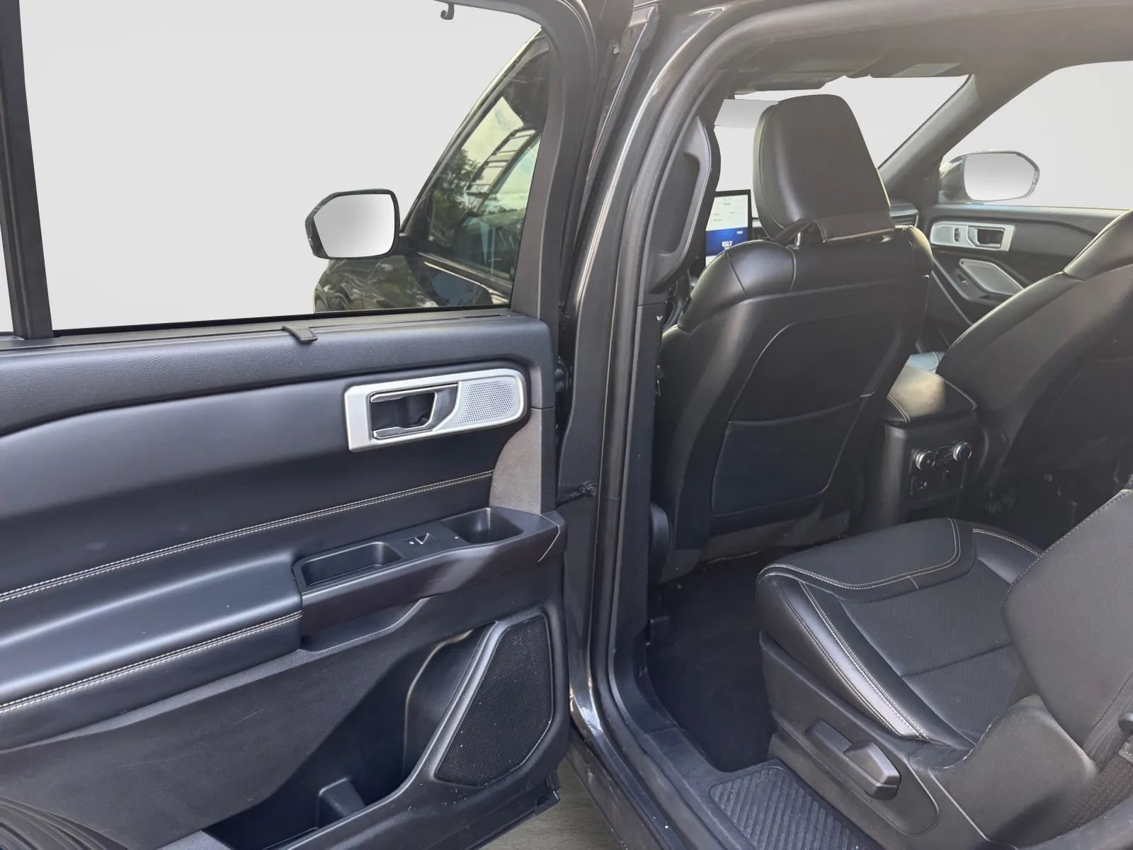Used 2020 Ford Explorer ST w/ Premium Technology Package AWD/4WD image 14