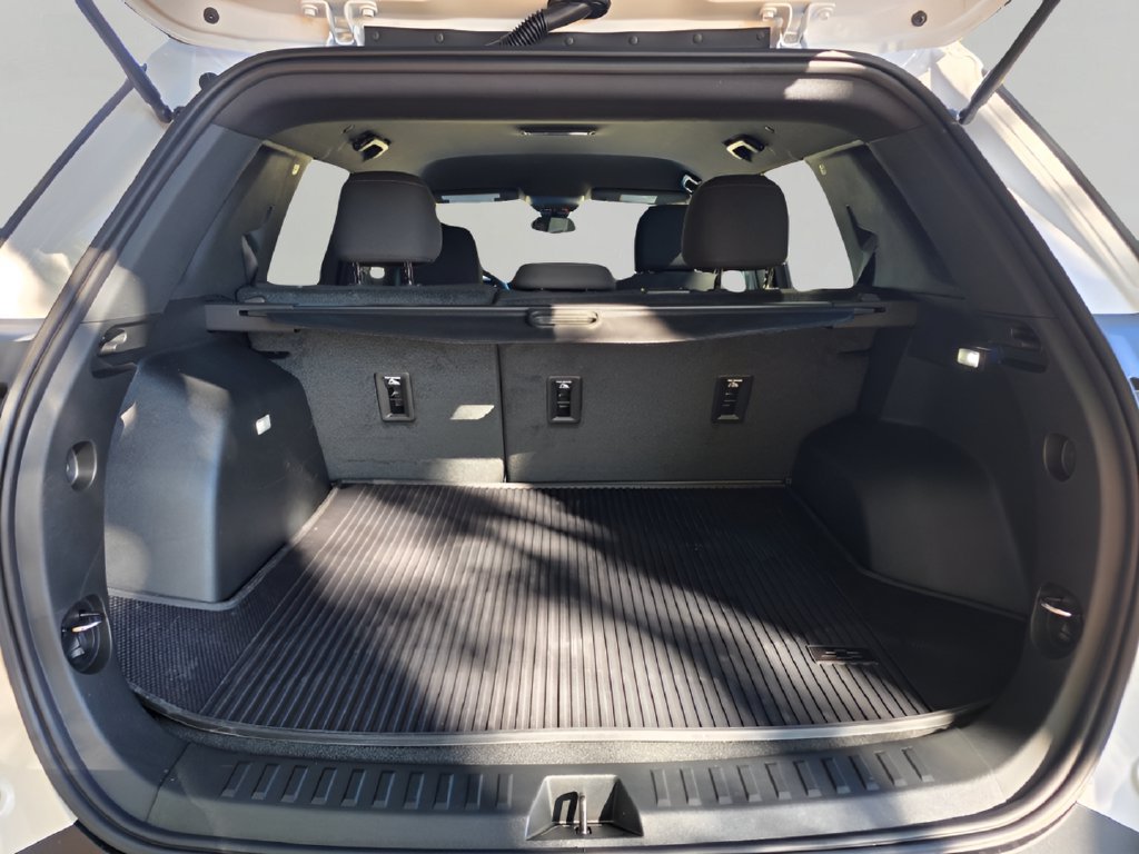 New 2027 Chevrolet Equinox LT FWD image 6