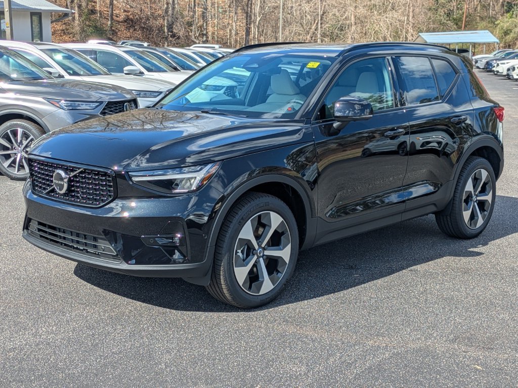 New 2026 Volvo XC40 B5 Plus w/ Protection Package Premier AWD/4WD image 2