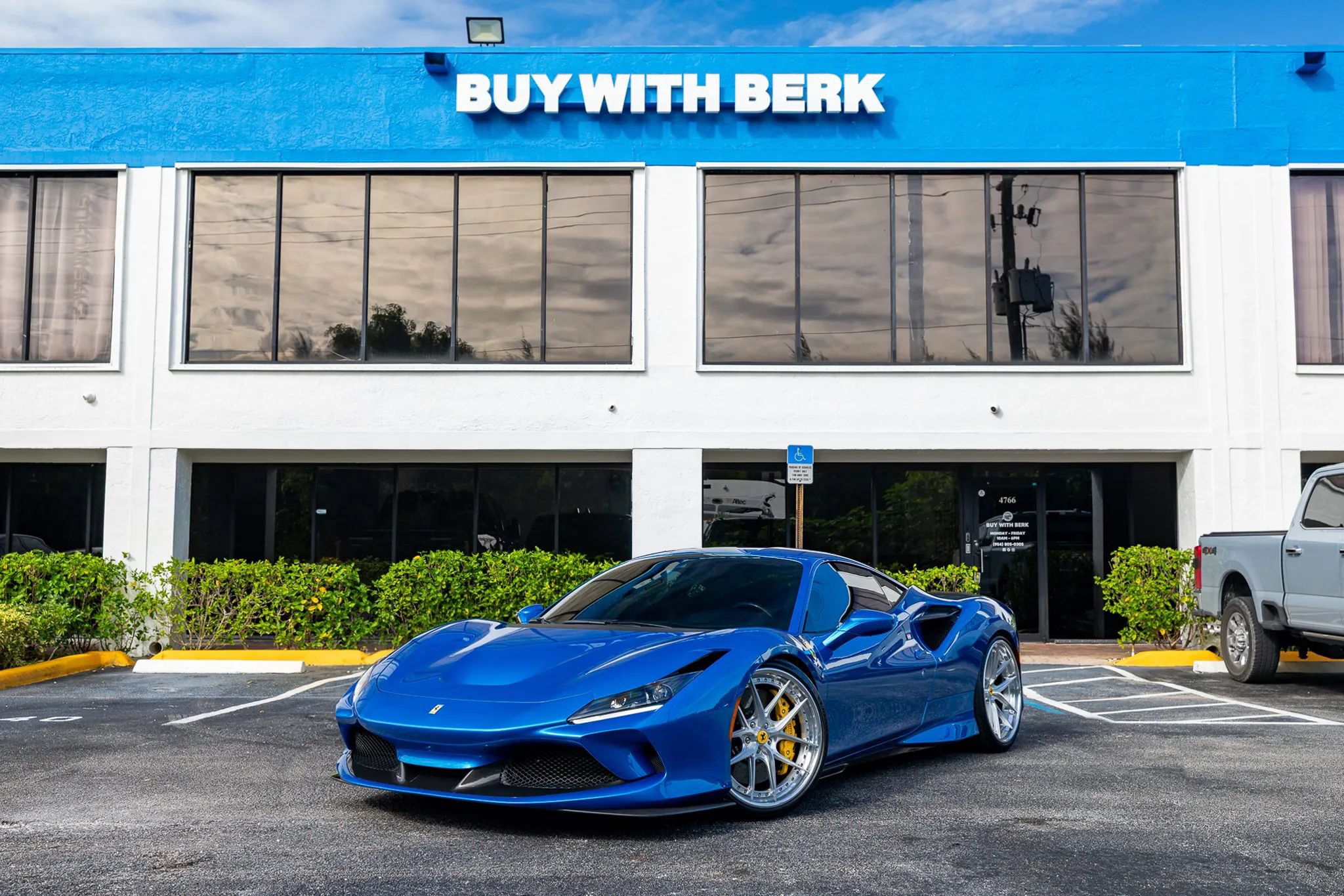 Used 2020 Ferrari F8 Tributo RWD image 1