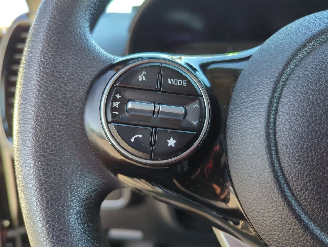 Certified 2023 Kia Soul S image 12