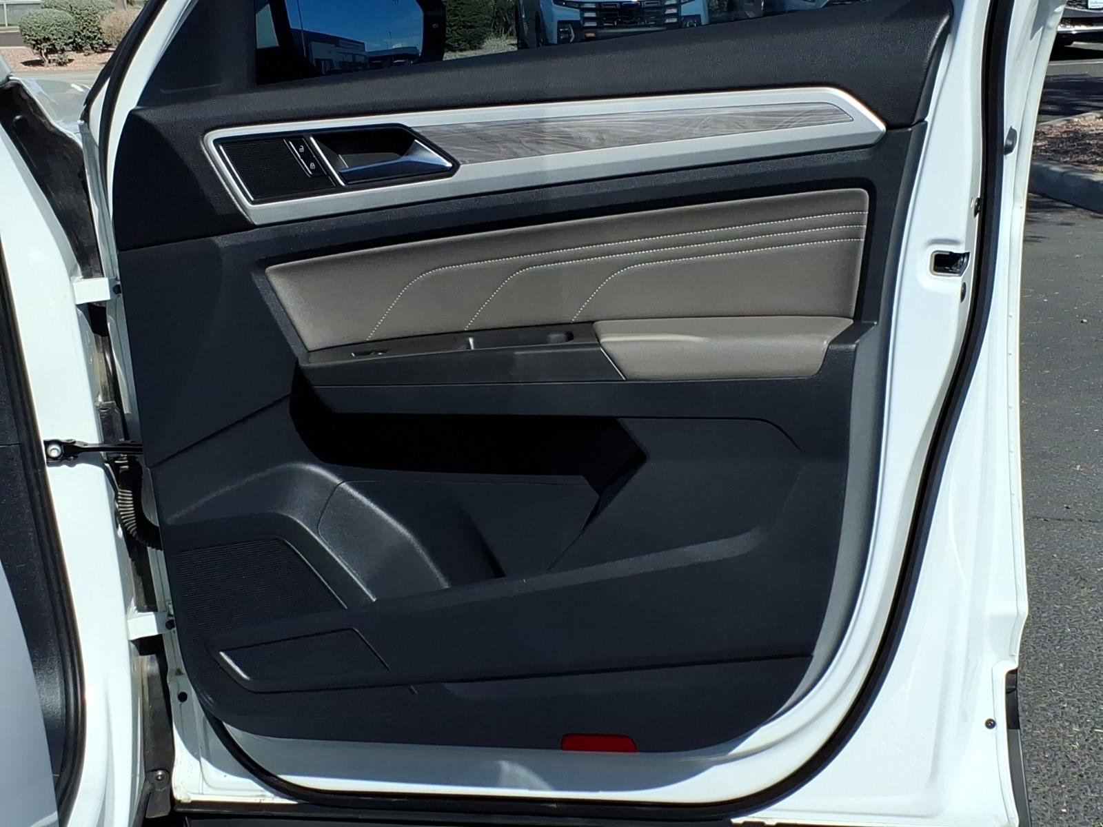 Certified 2022 Volkswagen Atlas Cross Sport SE w/ Black Wheel Package image 13