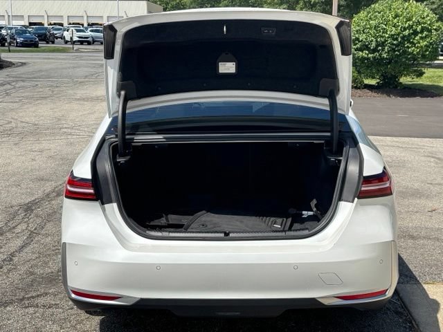 Used 2024 BMW i5 eDrive40i w/ Premium Package RWD image 33