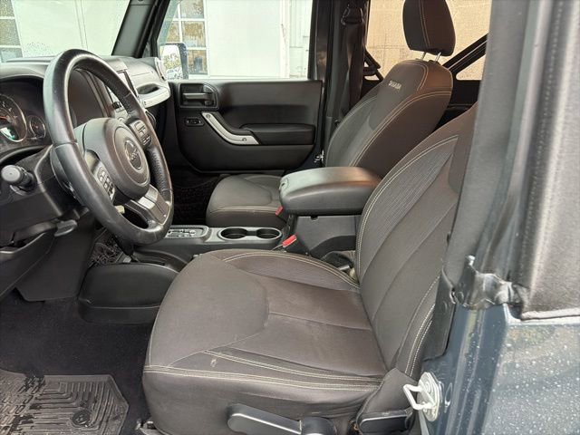 Used 2017 Jeep Wrangler Sahara w/ Connectivity Group image 6