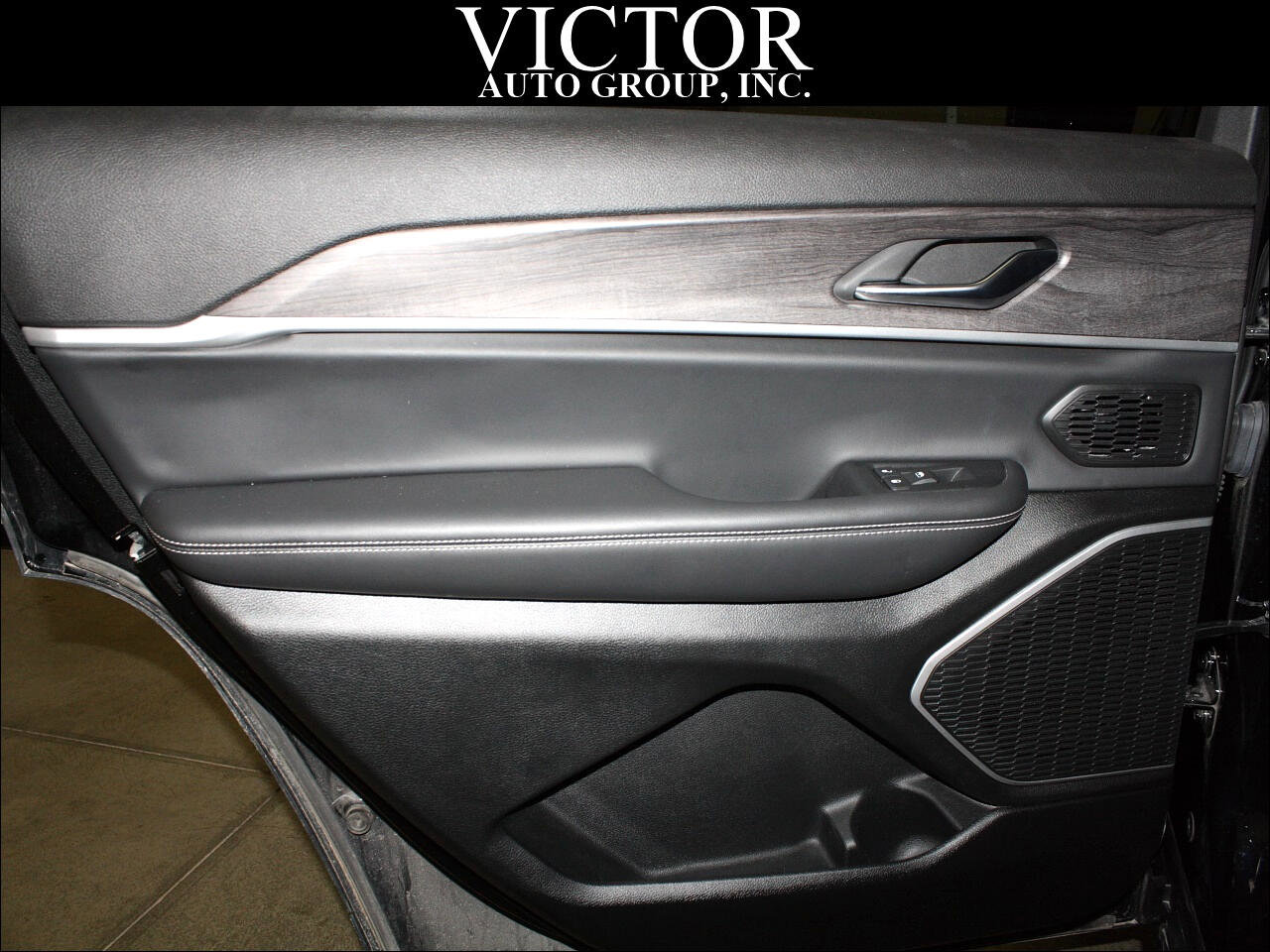 Used 2021 Jeep Grand Cherokee L Limited w/ Trailer Tow Group (B) image 32