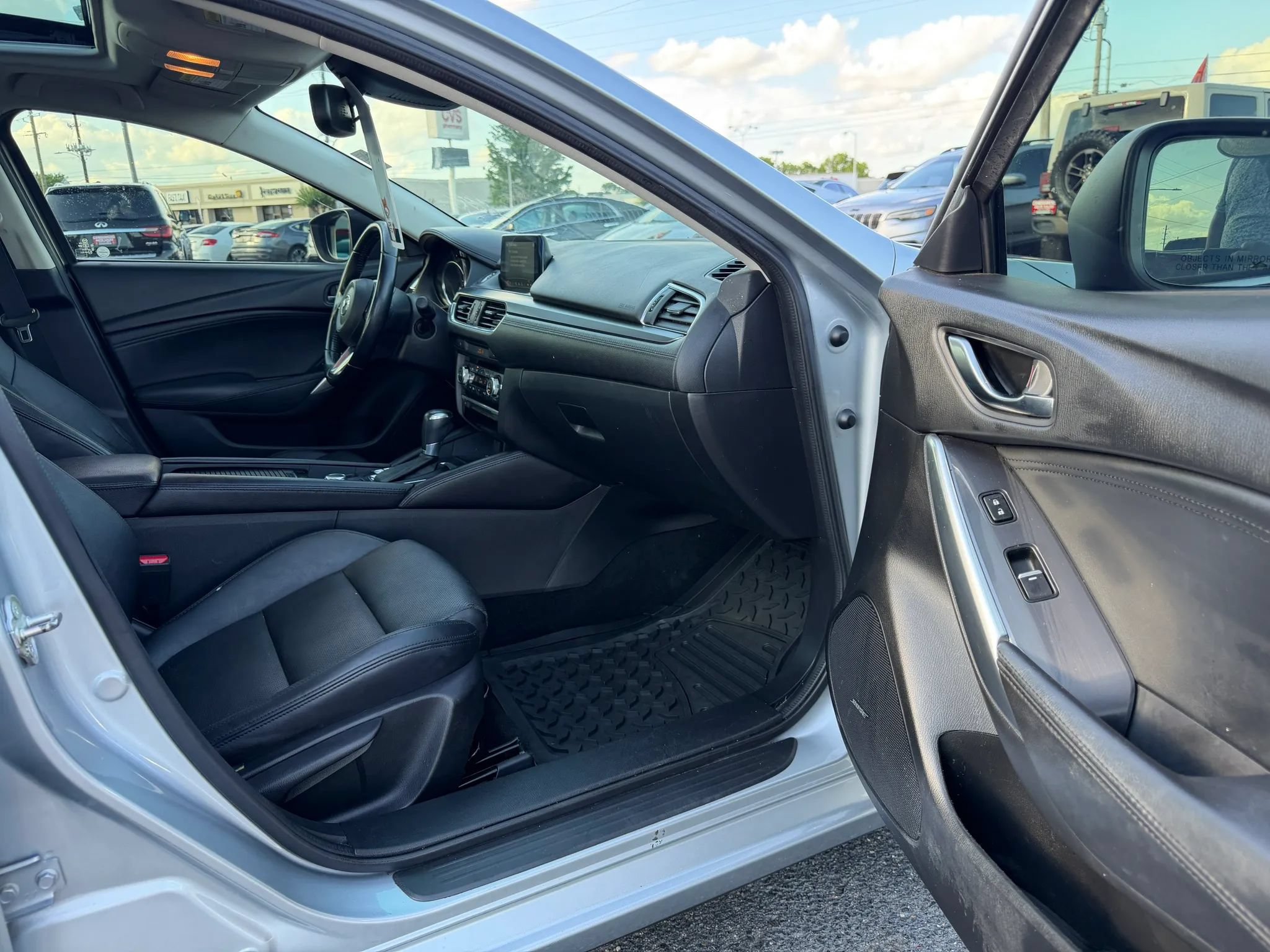 Used 2017 MAZDA MAZDA6 Touring w/ Touring Premium Package FWD image 10