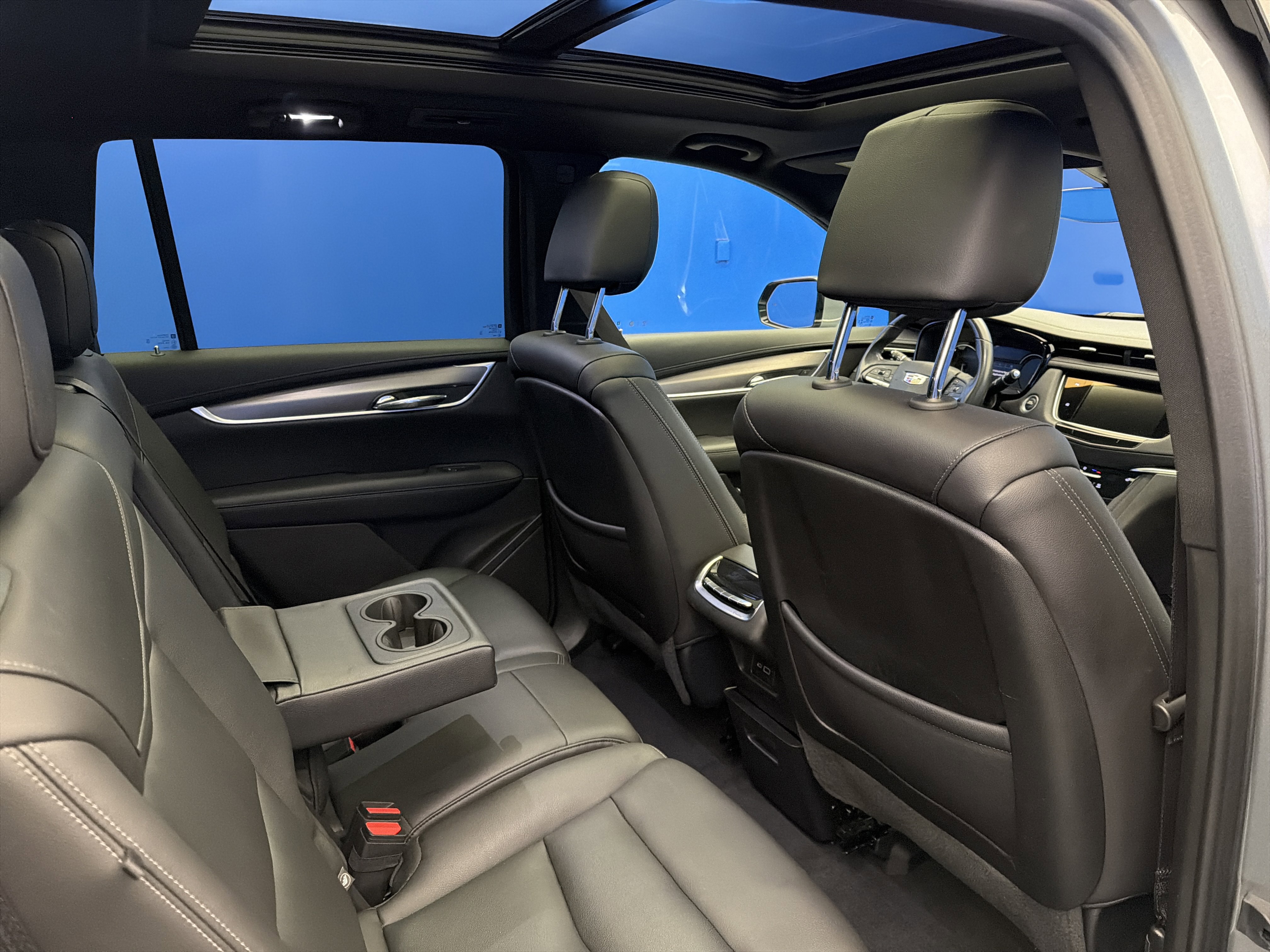 Used 2023 Cadillac XT6 Luxury image 26