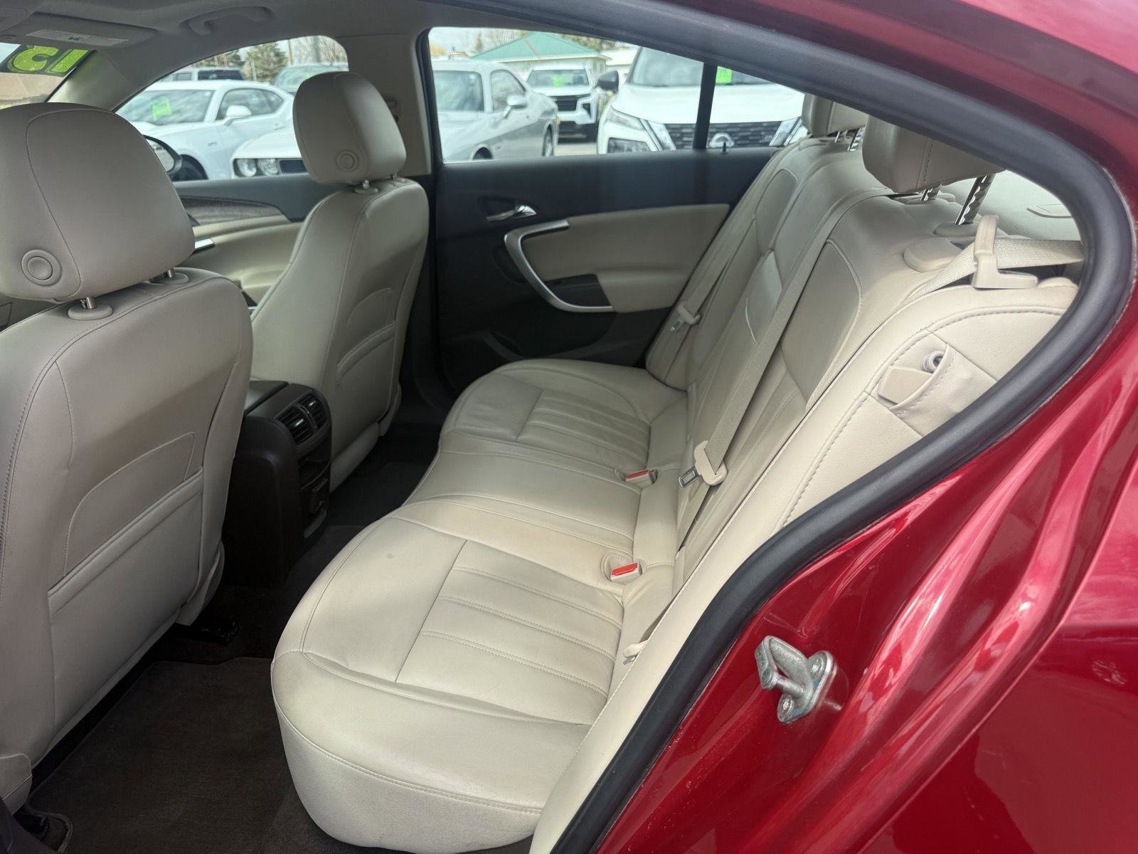 Used 2013 Buick Regal Premium image 9