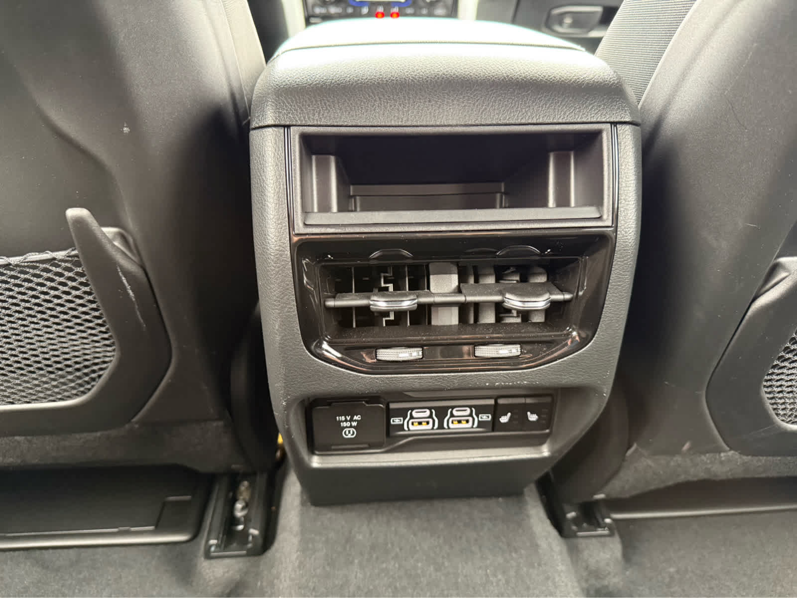 Used 2025 Jeep Grand Cherokee Limited w/ Black Appearance Package AWD/4WD image 25