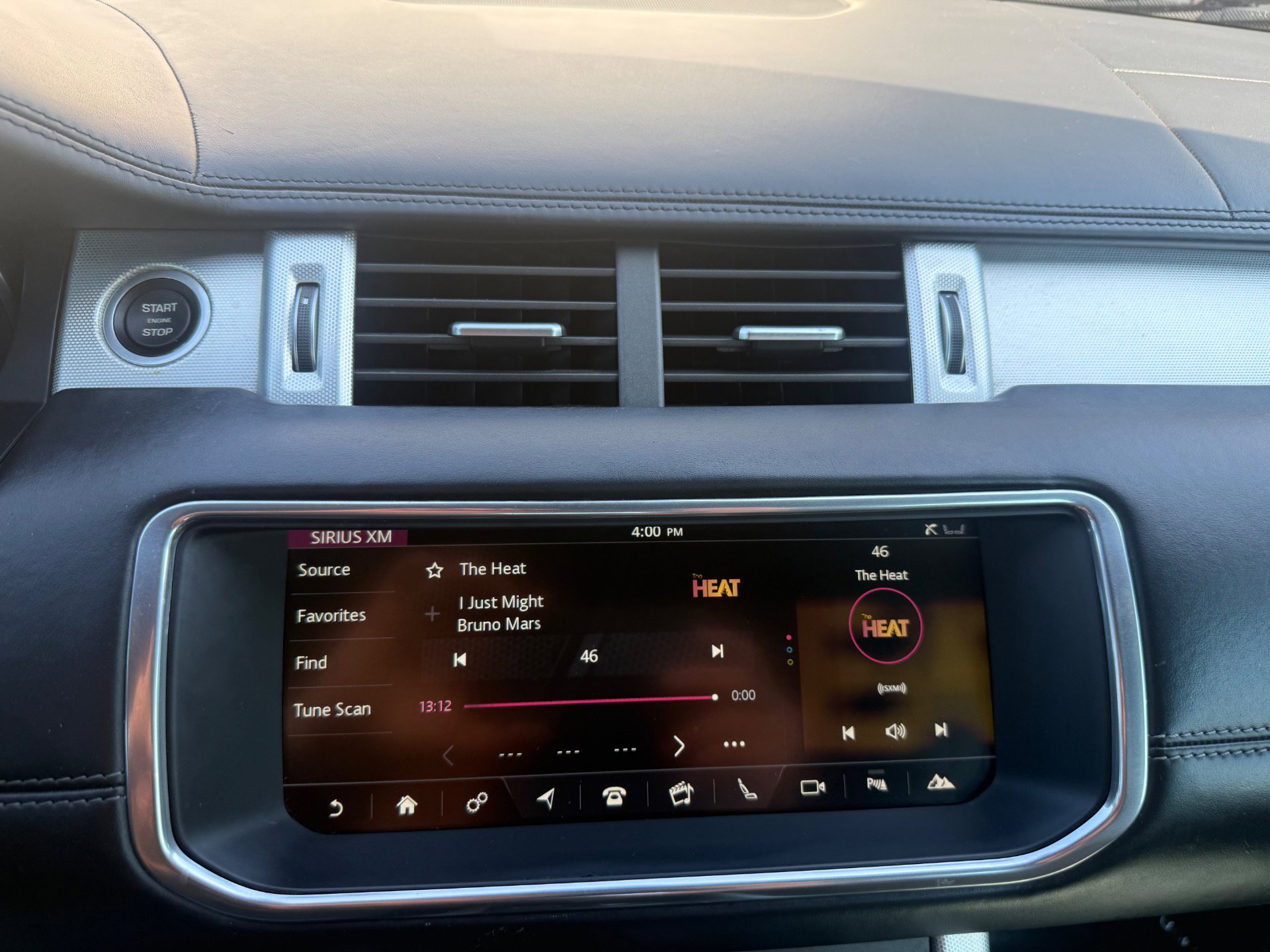 Used 2017 Land Rover Range Rover Evoque HSE Dynamic image 42