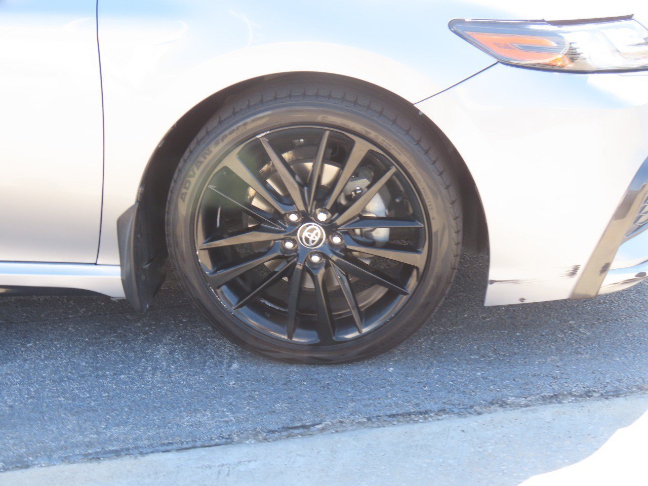 Used 2021 Toyota Camry XSE FWD image 9