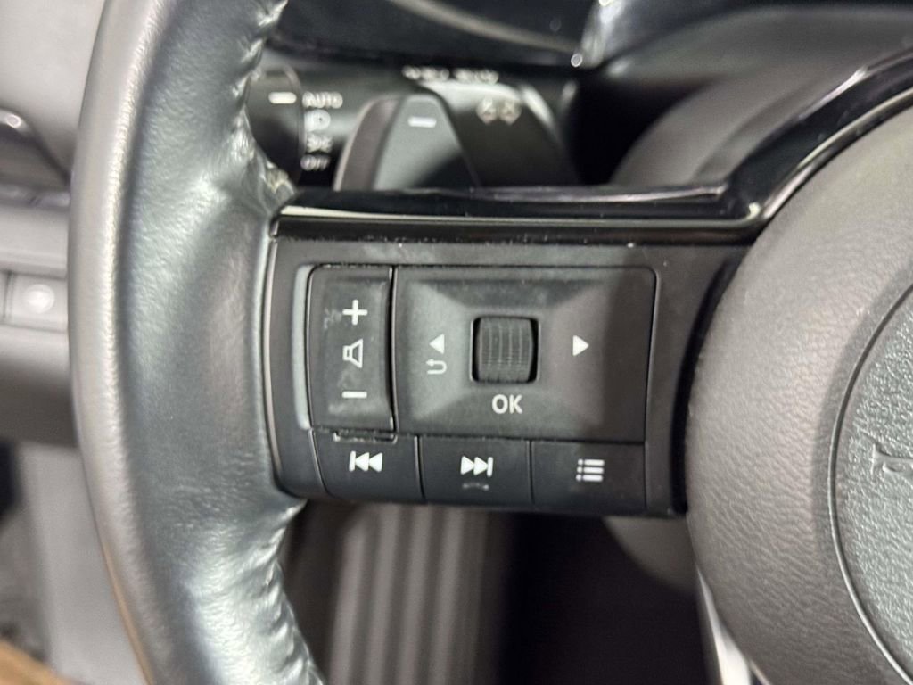 Used 2022 Nissan Pathfinder SV AWD/4WD image 22