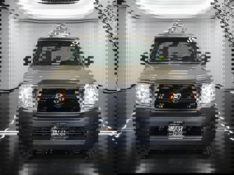 Used 2005 Toyota Tacoma 2WD Regular Cab image 2