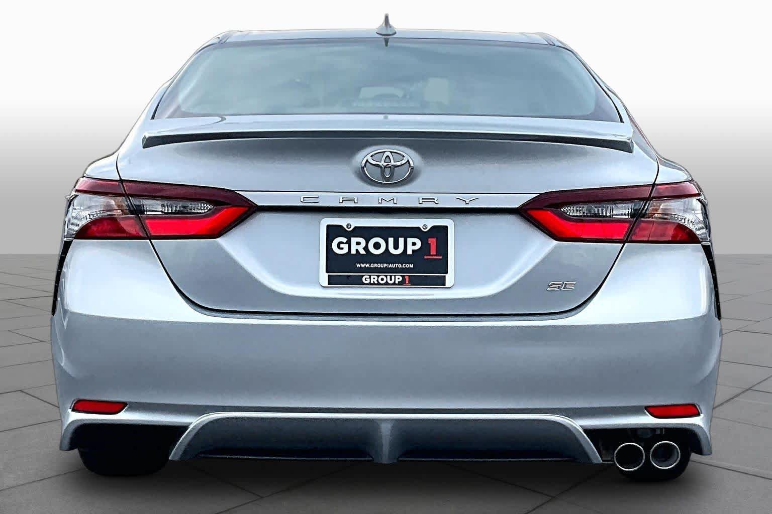 Used 2023 Toyota Camry SE FWD image 5