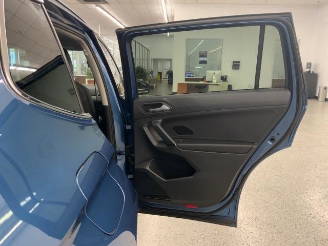 Used 2019 Volkswagen Tiguan SE image 33
