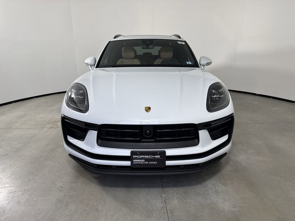 Certified 2025 Porsche Macan image 10