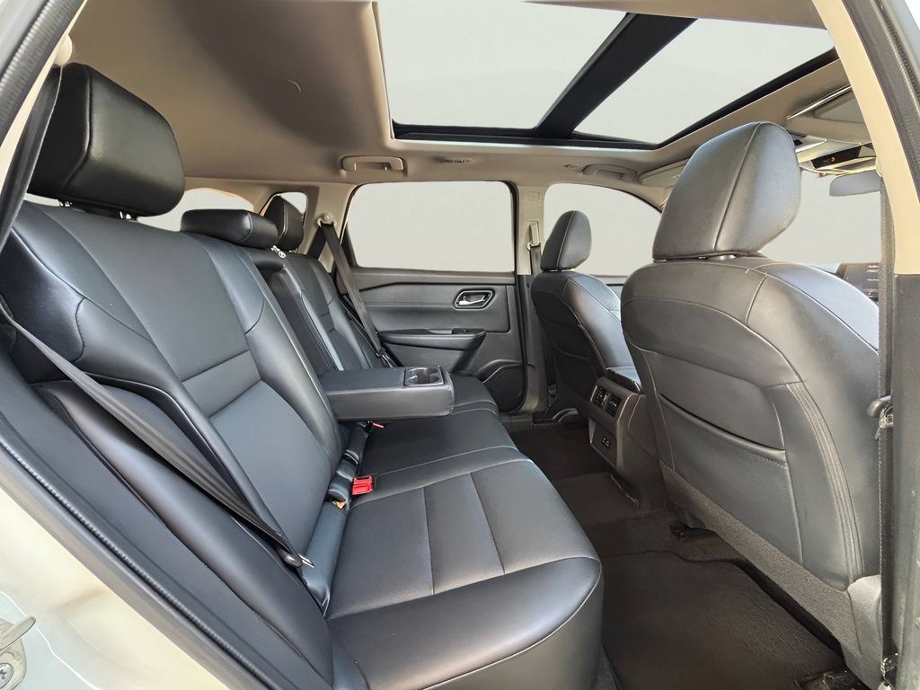 Used 2022 Nissan Rogue SV w/ SV Premium Package FWD image 31