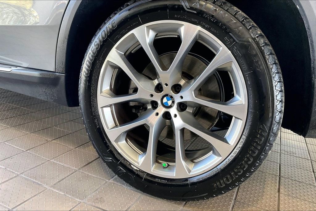 Used 2026 BMW X5 xDrive40i image 32