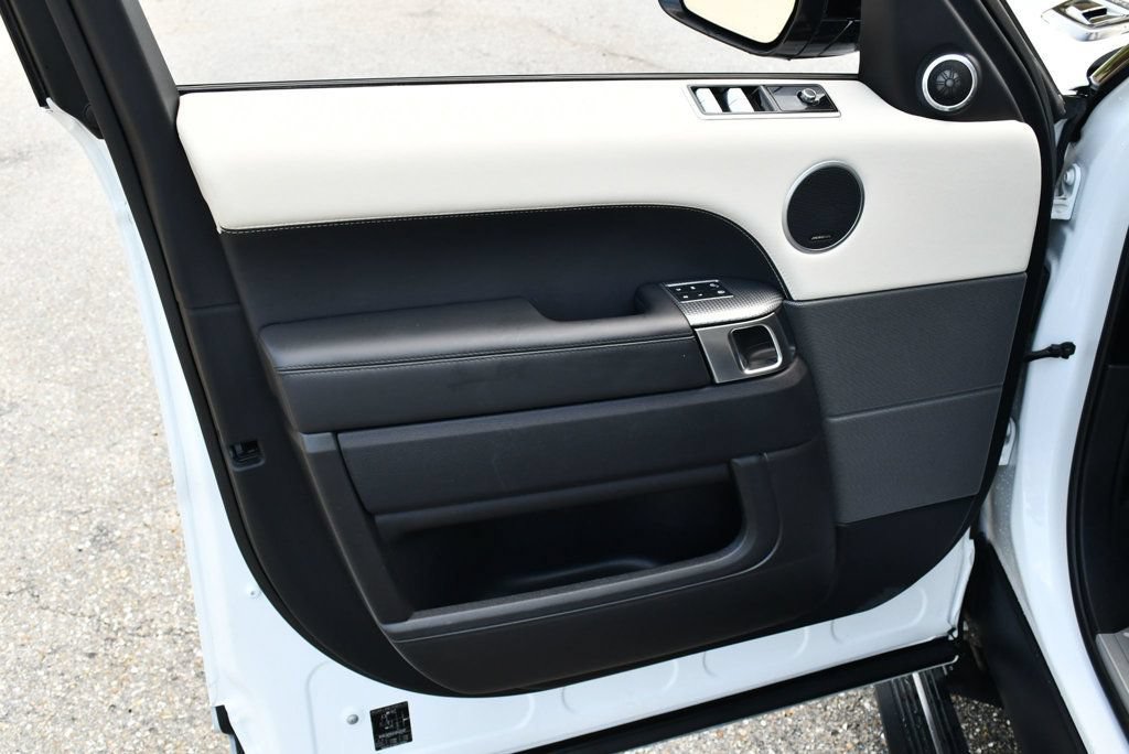 Used 2018 Land Rover Range Rover Sport Supercharged AWD/4WD image 11