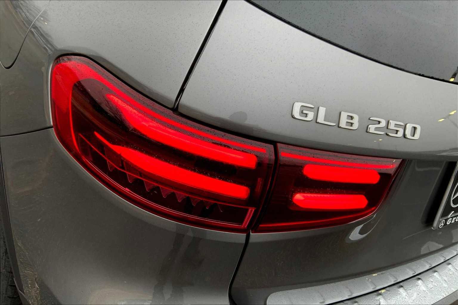 Certified 2025 Mercedes-Benz GLB 250 image 6
