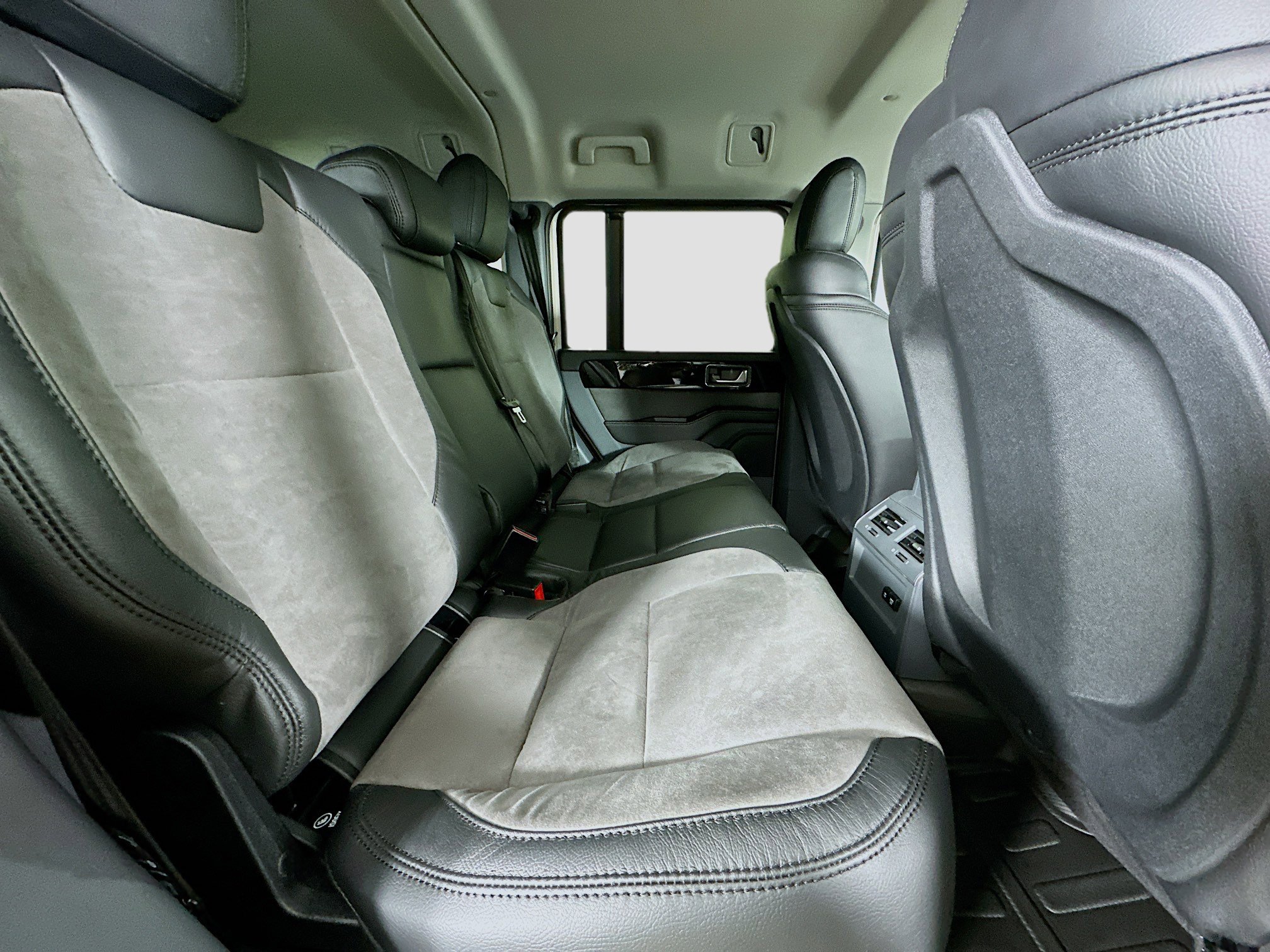 New 2025 INEOS Grenadier Fieldmaster Edition image 47