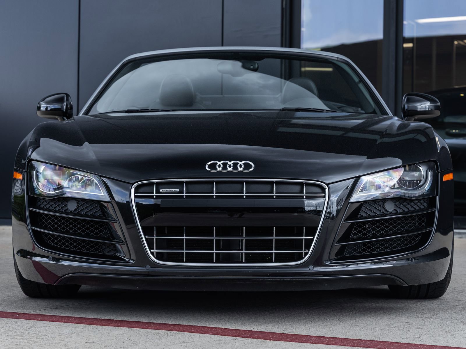 Used 2011 Audi R8 V10 AWD/4WD image 4