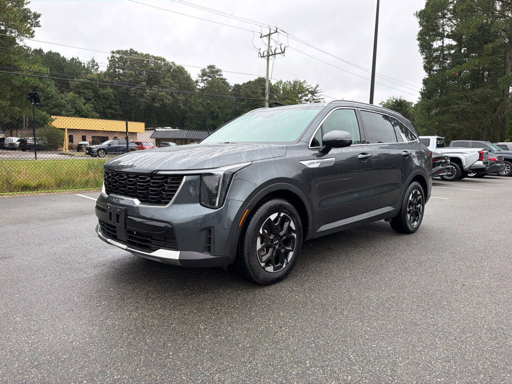 Used 2024 Kia Sorento S FWD image 2
