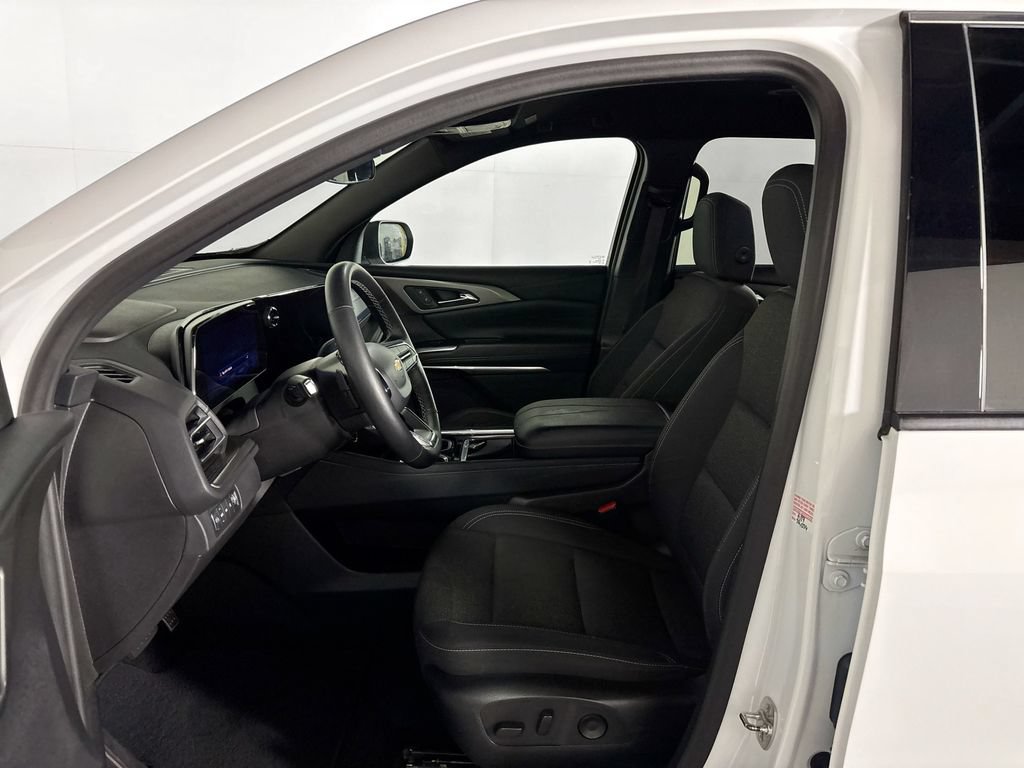 Used 2024 Chevrolet Traverse LT AWD/4WD image 11