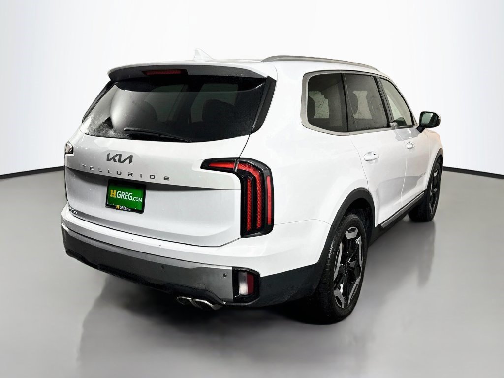 Used 2024 Kia Telluride EX w/ EX Captain's Chair Package FWD image 10