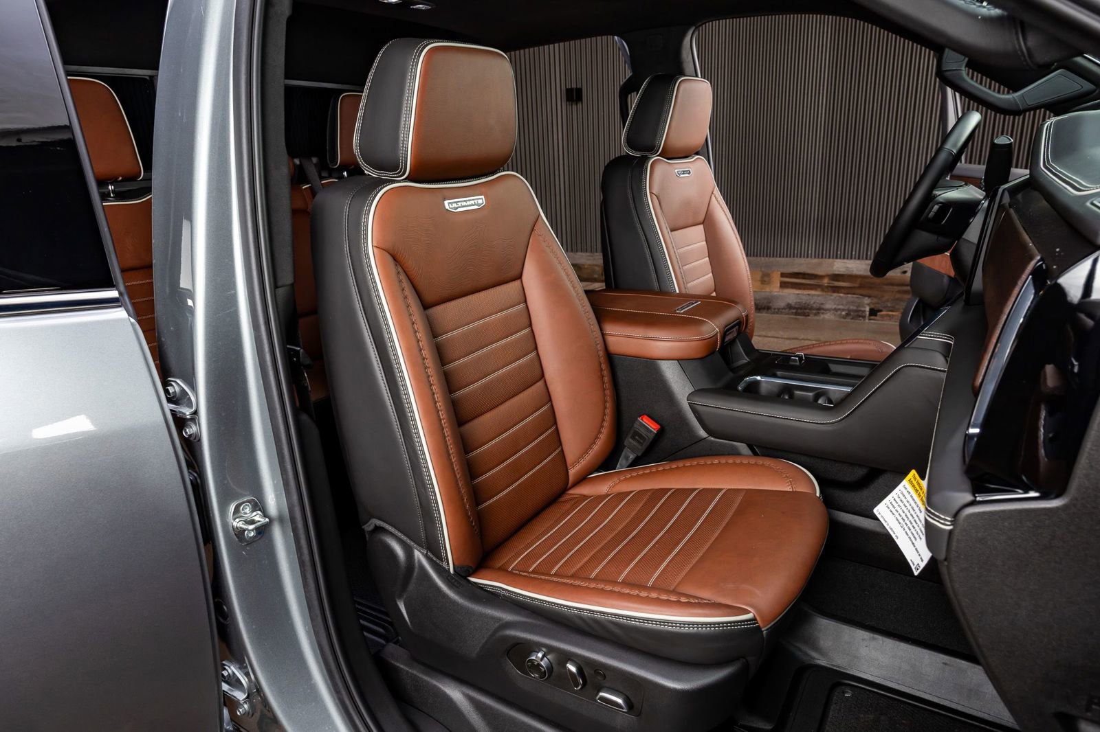 Used 2025 GMC Sierra 2500 Denali Ultimate image 31