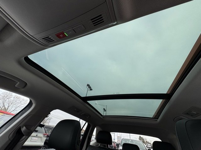 Used 2022 Volkswagen Tiguan SE image 26