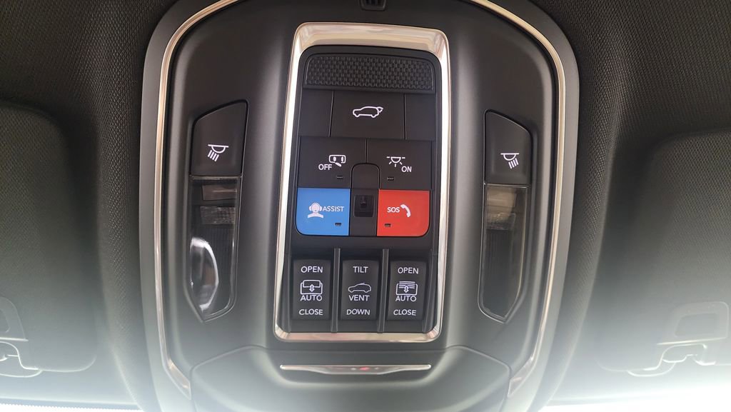 New 2025 Jeep Grand Cherokee Limited image 24