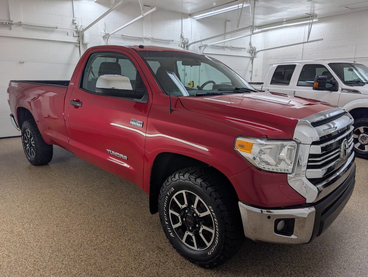 Used 2017 Toyota Tundra SR AWD/4WD image 5
