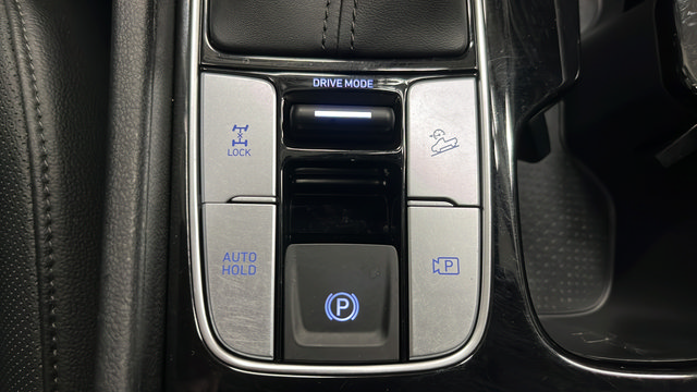 Used 2025 Hyundai Santa Cruz SEL AWD/4WD image 31