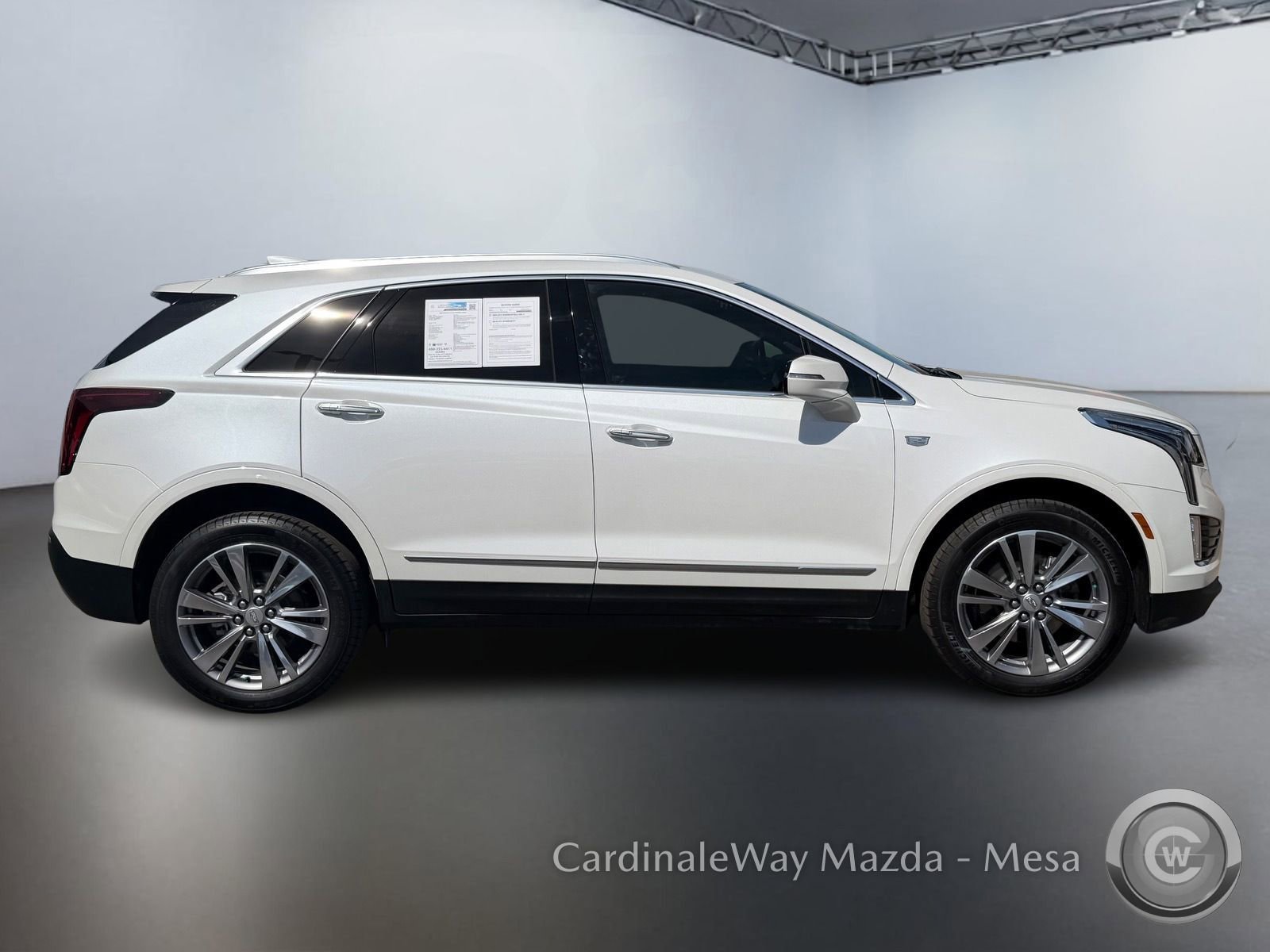 Used 2025 Cadillac XT5 Premium Luxury image 3