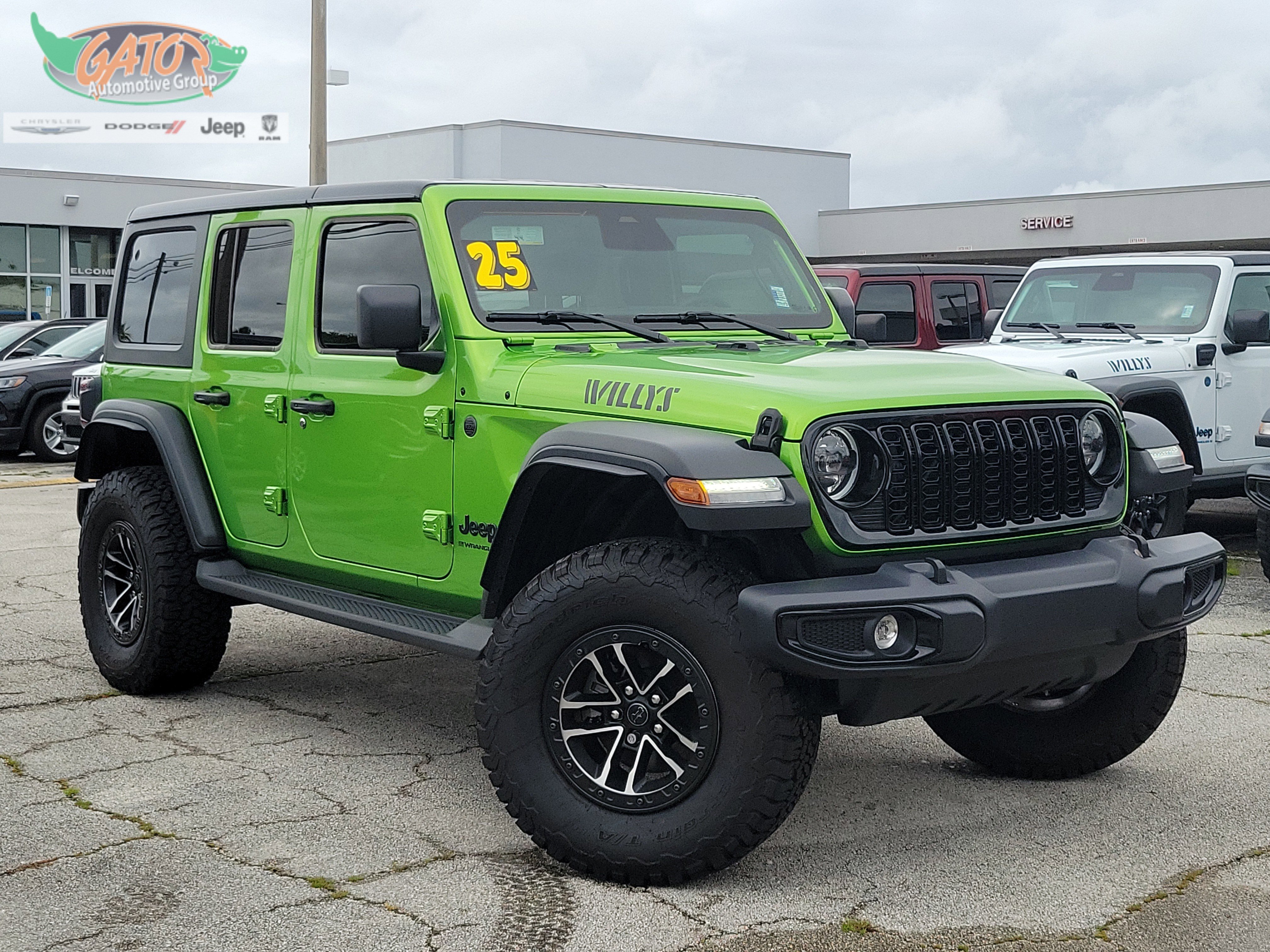 Used 2025 Jeep Wrangler Willys AWD/4WD image 1