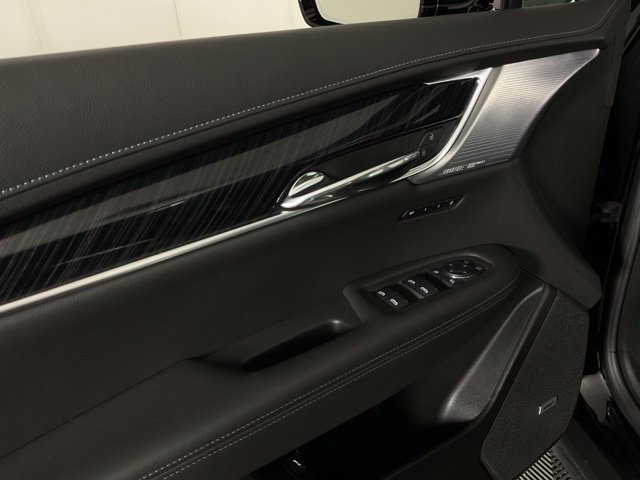Used 2025 Cadillac XT6 Premium Luxury w/ LPO, Floor Liner Package AWD/4WD image 24