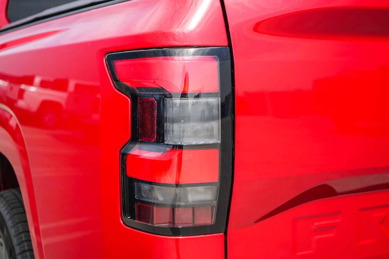 New 2026 Nissan Frontier SV w/ Tow Package AWD/4WD image 9