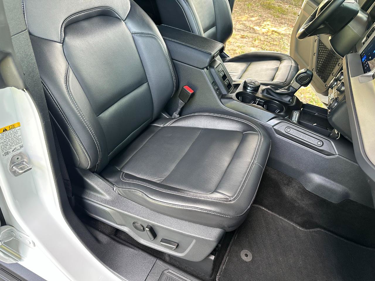 Used 2025 Ford Bronco Outer Banks AWD/4WD image 24