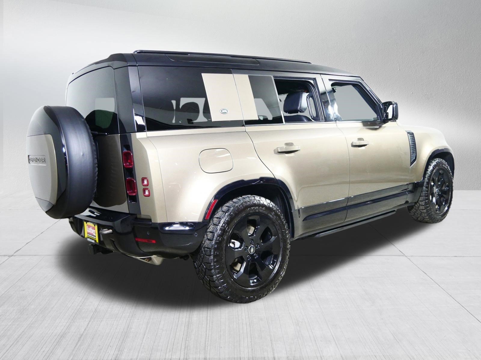 Used 2024 Land Rover Defender 110 X-Dynamic SE AWD/4WD image 7