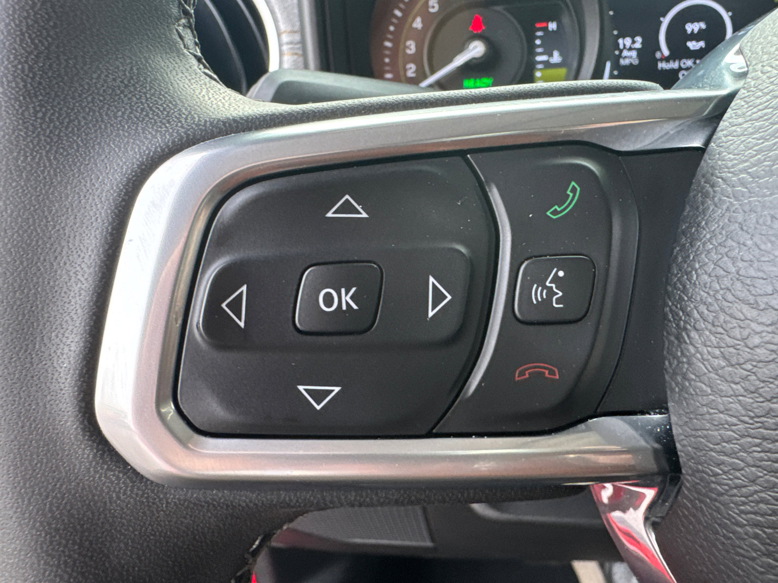 Used 2025 Jeep Wrangler Sahara image 30