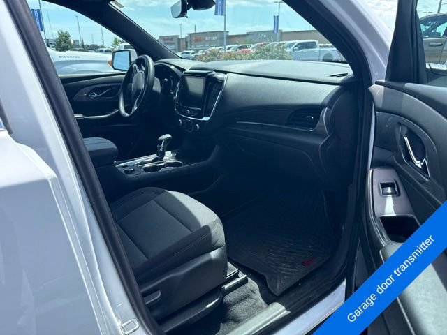 Used 2023 Chevrolet Traverse LT w/ Rear Camera Mirror Package AWD/4WD image 13