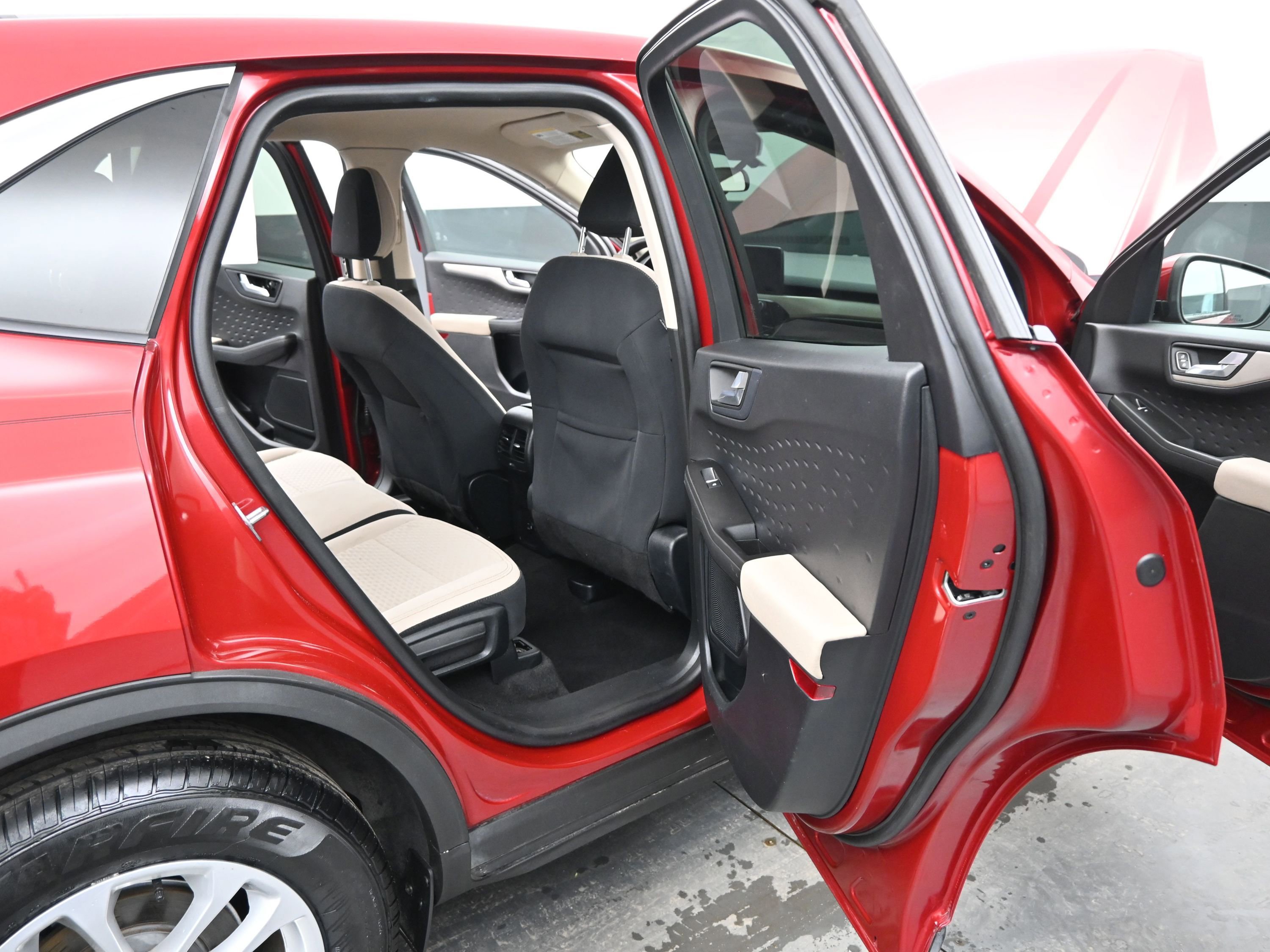 Used 2020 Ford Escape SE image 21