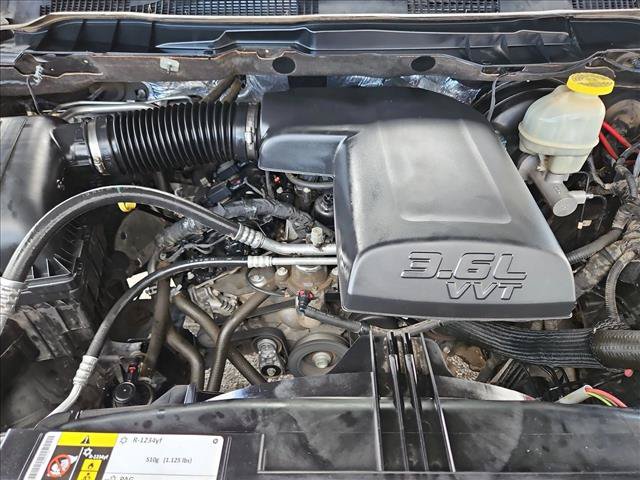 Used 2017 RAM 1500 Express RWD image 24