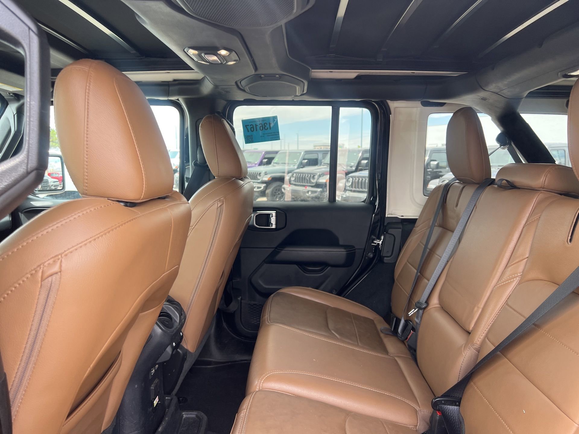 Used 2022 Jeep Wrangler Unlimited Sahara w/ Cold Weather Group AWD/4WD image 23