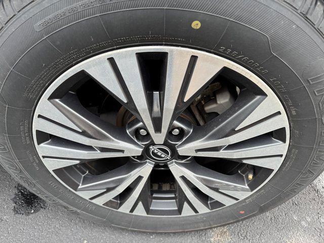 Used 2023 Nissan Rogue SV image 6