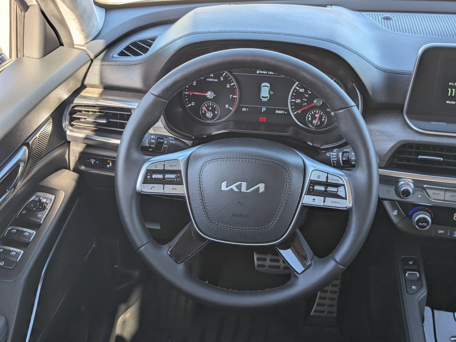 Used 2022 Kia Telluride SX w/ SX Prestige Package image 19